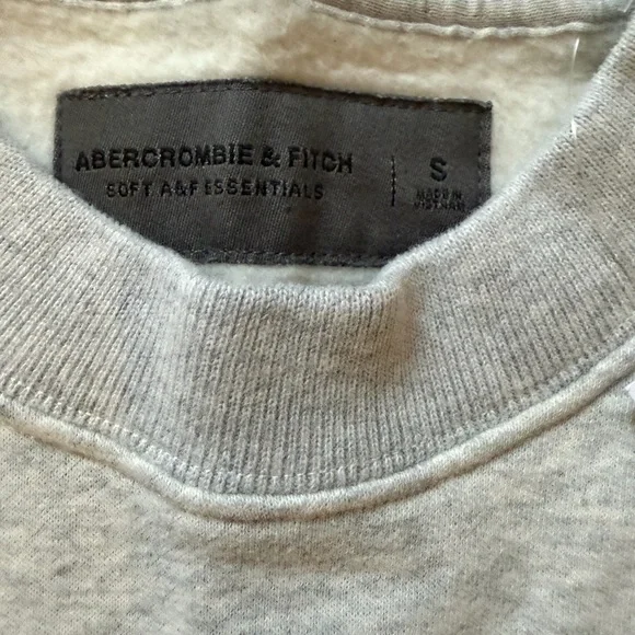 Abercrombie and Fitch Cape Cod Sweatshirt - Picture 3 of 6